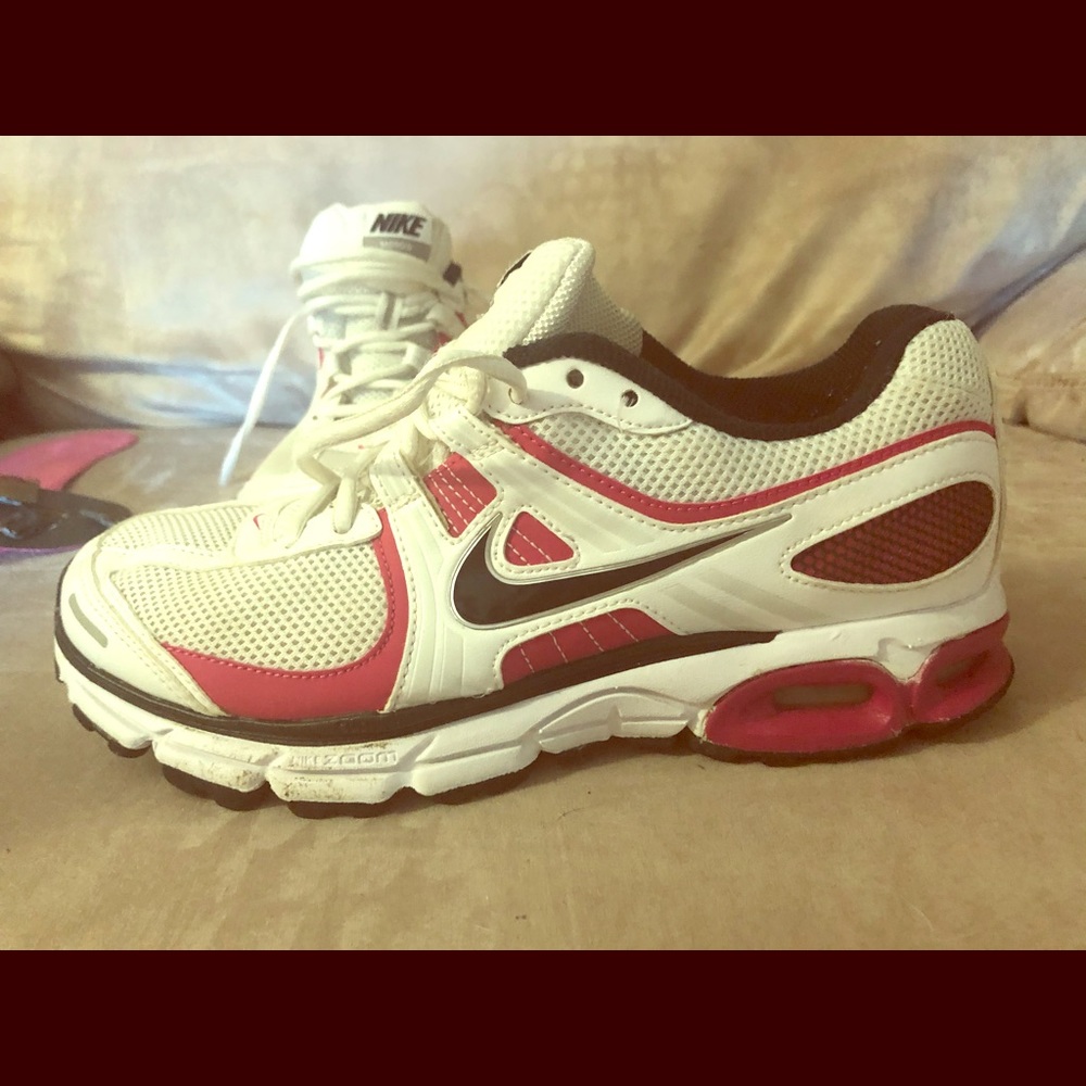 🌟Wmn’s Nike Air Max Sz. 7.5🌟